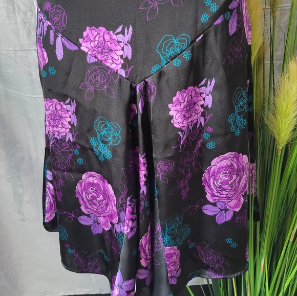 Lady's beautiful handmade silk skirt. - Picture 2 of 7